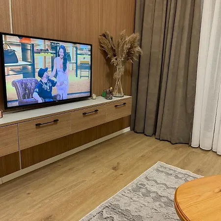 Jona Lovely 2 Bedroom 2 Bathroom Ap Free Parking